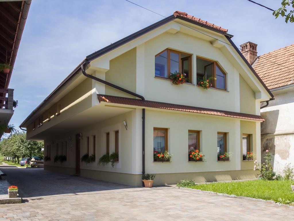 Turisticna Kmetija Logar Hotel Grahovo Buitenkant foto